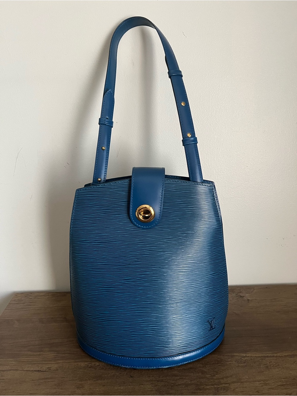 Louis Vuitton Blue Epi Cluny Vintage Bag